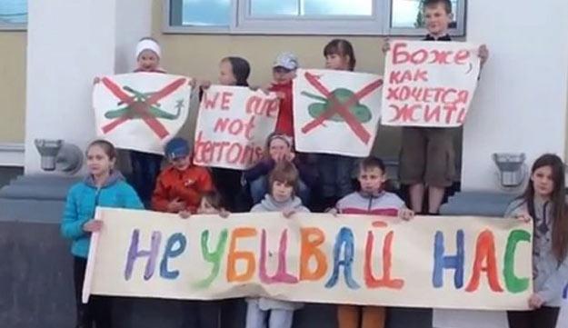 Potresna poruka djece u Ukrajini