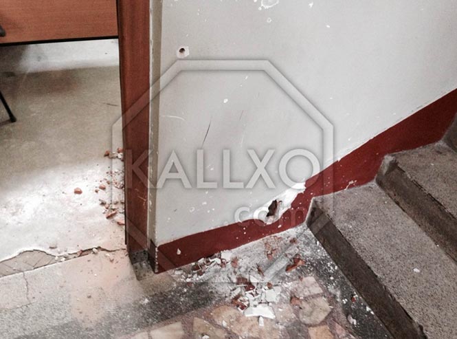 Tragovi od metaka u prostorijama policijske stanice u Prizrenu