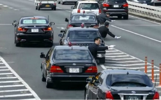 Shinzo Abeu je dovoljno tek pet automobila