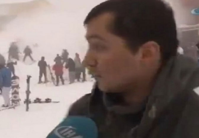 Direktor skijališta se smješkao tokom intervjua 