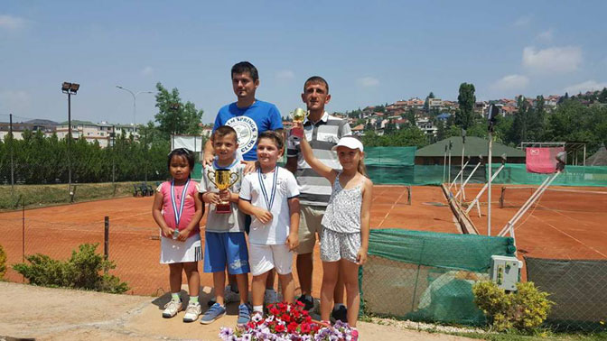 Mladi teniseri iz Prizrena dominiraju u mlađim kategorijama