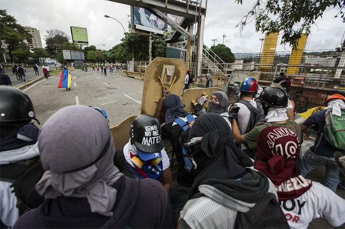 Venecuela na korak do građanskog rata
