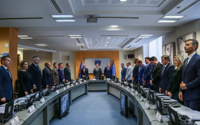 U Vladi Kosova minut ćutanja