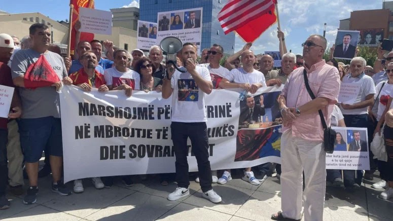 Opozicija da ne podržava Srbiju